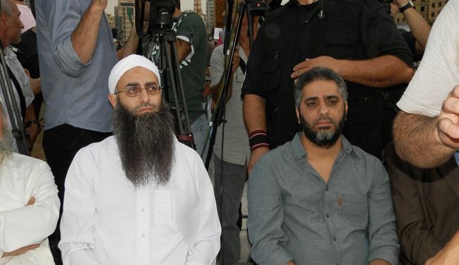 فضل شاكر يشن حربا طائفية على الفنانين