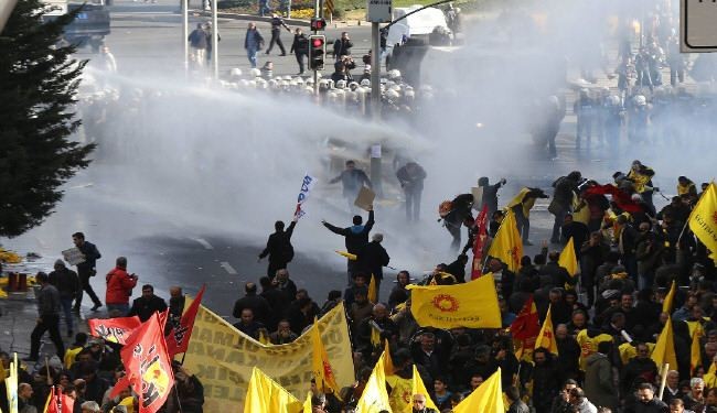 مقتل شخصين في اشتباكات بين اكراد والشرطة التركية