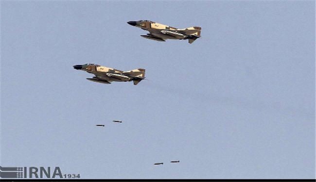 بالصور .. مناورة ˈفدائیو الولایةˈ فی منطقة الخلیج الفارسی
