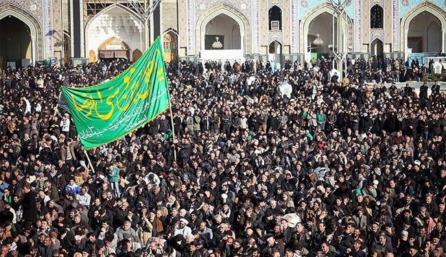 بالصور..الايرانيون يحيون ذكرى استشهاد الامام الرضا (ع)