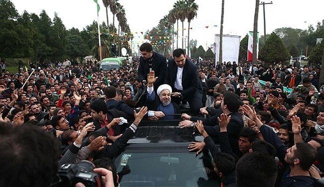 صور/ استقبال اهالي محافظة خوزستان للرئيس روحاني