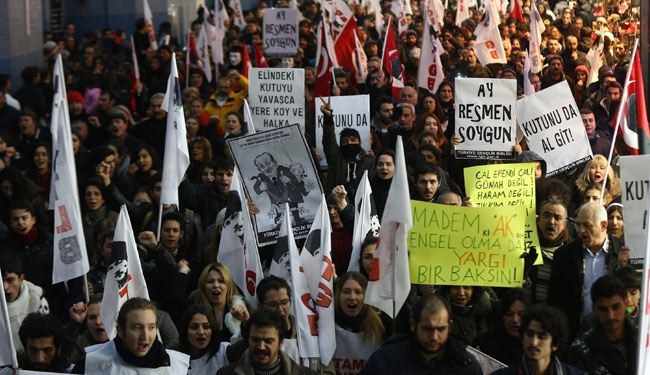 تنحية حوالى 100 قاض تركي بينهم اثنان مكلفان التحقيق بقضايا فساد