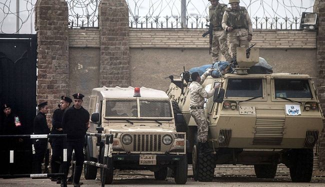 القضاء المصري يستأنف اليوم محاكمة مرسي بقضية قتل متظاهرين