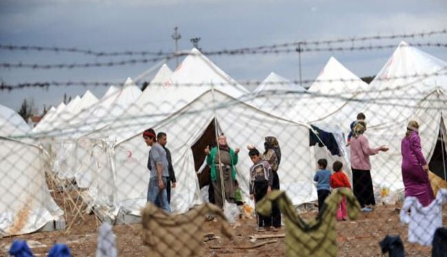 الاحتلال يصادر خيم ينوي الصليب الاحمر توزيعها على الفلسطينيين