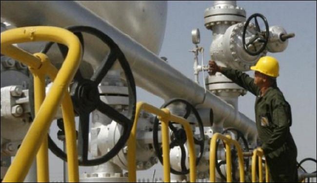 استثمارات بقيمة 4.4 مليار دولار بمشاريع نفطية مع العراق