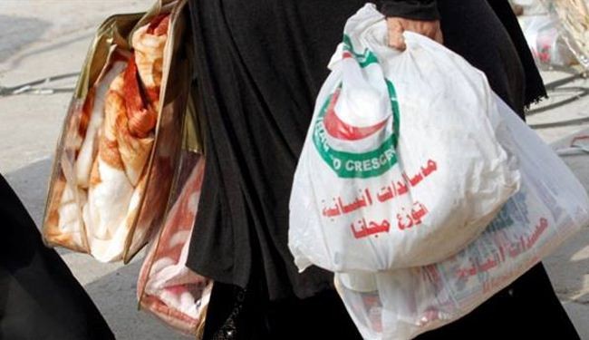الجيش العراقي يوزيع مساعدات إنسانية بين أهالي الأنبار