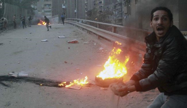 اشتباكات عنيفة بين انصار السيسي والإخوان بسبب الجيش