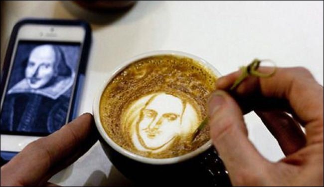 بالصور..فنان يصنع قهوتك بـ