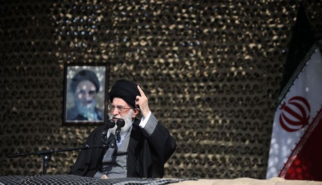 آية الله خامنئي: الدفاع المقدس عكس صمود شعبنا بوجه الاستكبار