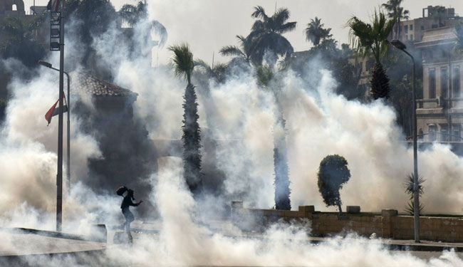 الامن المصري يفرق مسيرات معارضة لترشح السيسي