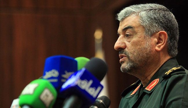 قائد حرس الثورة الاسلامية يتفقد الحدود الشرقية للبلاد