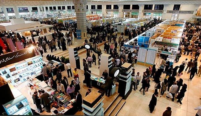 الرئيس روحاني يفتتح معرض طهران الدولي للكتاب