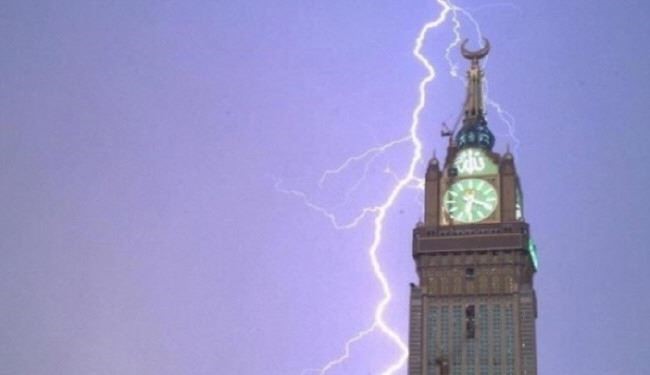 صاعقه، ساعت جنجالی ملک عبدالله را از كار انداخت