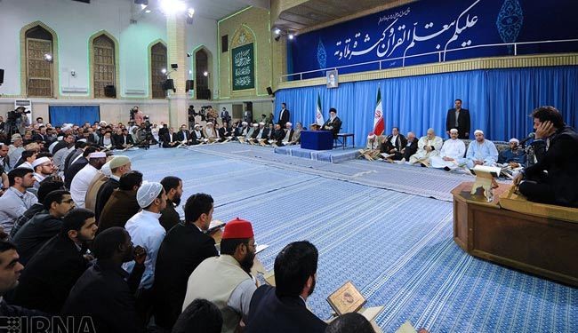 آية الله خامنئي يستقبل  المشارکین بمسابقات القران الدولیة