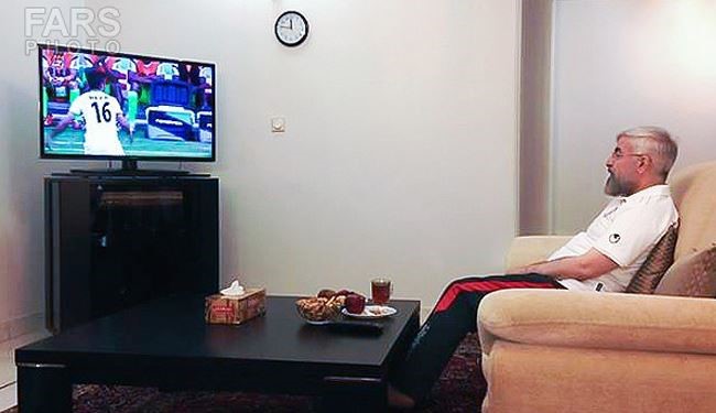 بالصور: الرئيس روحاني والفريق المفاوض يتابعون مباراة إيران ونيجيريا