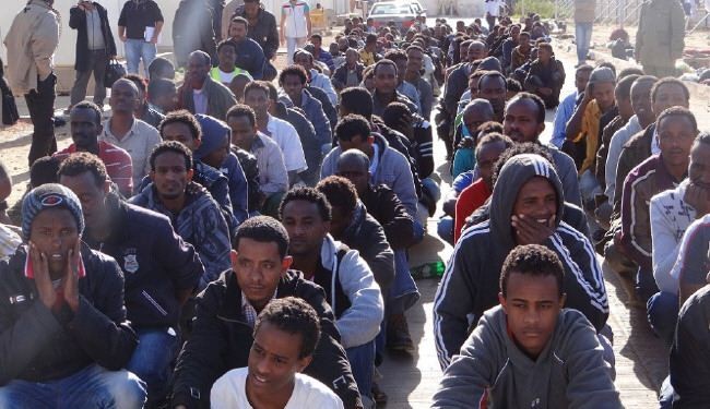 مئات المهاجرين يصلون الى المياه الاقليمية الايطالية