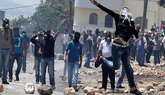 شهداء وجرحى بقلنديا اثر تفريق الاحتلال مسيرة الى القدس