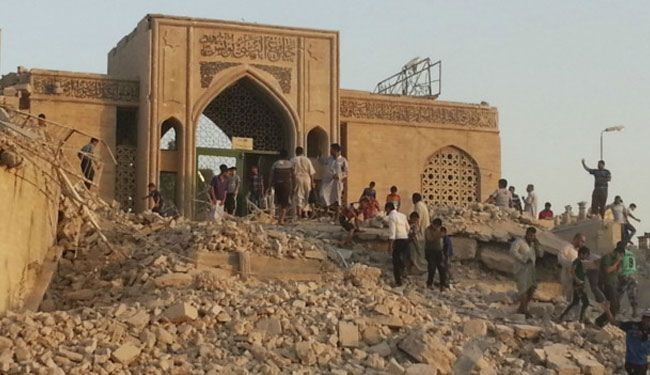 احتجاجات بالموصل وأهلها يحيون ليلة القدر على انقاض مرقد النبي يونس(ع)