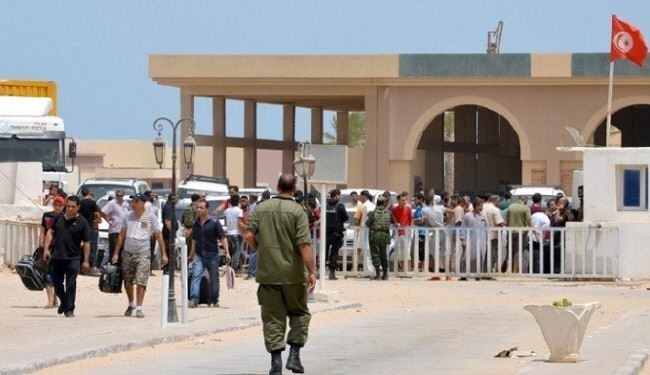 تونس ترحب بالليبيين شرط عدم ممارسة 