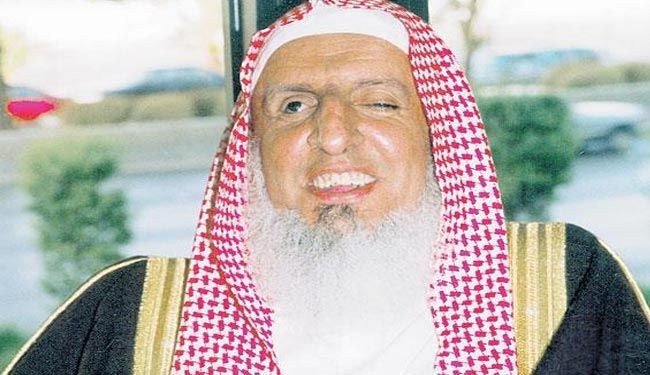 مفتي السعودية يصف المتطرفين بصناعة مخابرات عالمية، لكنه لم يسمها؟!