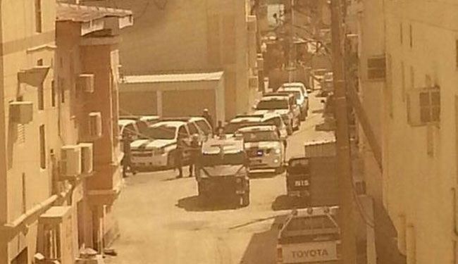 بالصور/مداهمات وحشية في ساعات الصباح بمنطقة العكر جنوب المنامة