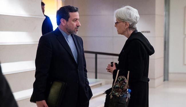 مشاورات ثنائية بين مساعدي ظريف والوفدين الروسي والاميركي