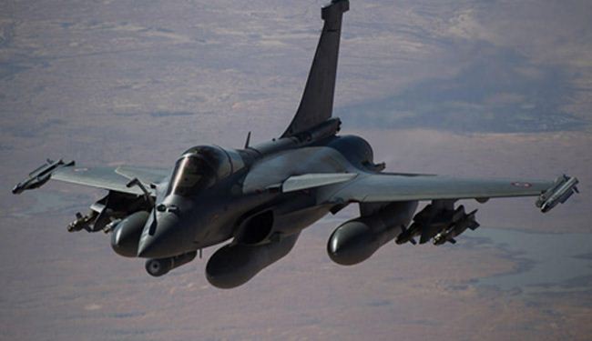 فرنسا تنفذ اولى ضرباتها الجوية ضد 