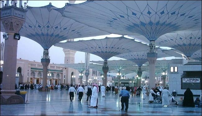 ضيوف الرحمن يودعون المدينة المنورة متجهين لمكة المكرمة