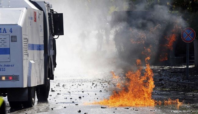 مقتل ضباط أتراك ومدنيين باحتجاجات على موقف انقرة من عين العرب