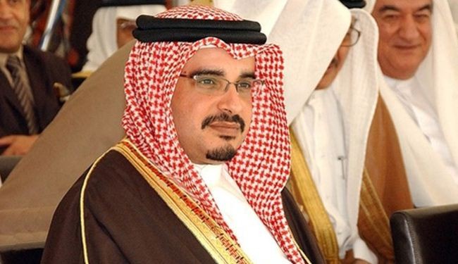 مواطن يحرج ولي العهد البحريني بسؤاله عن اخوته المعتقلين