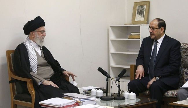 آية الله خامنئي یشید بدور المالكي في استقرار واستقلال العراق