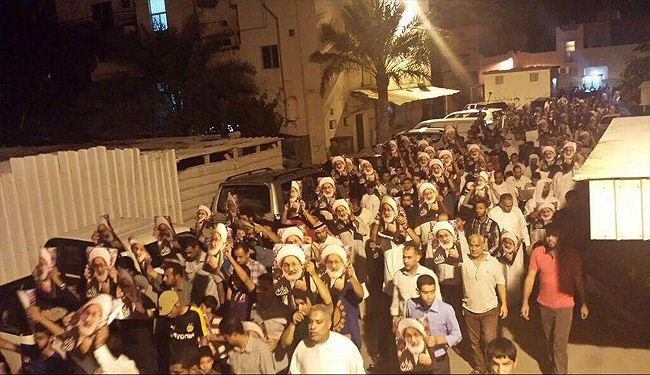بالصور، صلاة مركزية خلف الشيخ قاسم وتظاهرة شعبية غاضبة