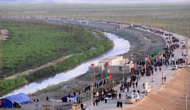 مساهمات الزائرين:زوار ابا عبد الله الحسين (ع) مشياً على الاقدام نحو كربلاء