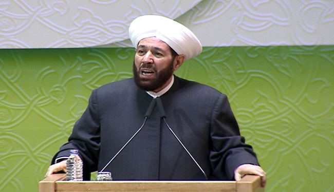 مفتي سوريا: ايران نجحت بوجود امام يوجه ورئيس ينفذ