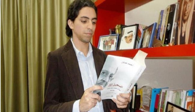 من هو رائف بدوي؟ ولماذا تقوم السعودية بجلده علنا؟