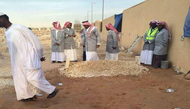 خاکسپاری پادشاه بدون عزای عمومی + عکس