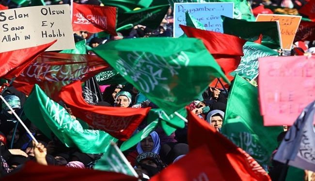 تجمع جماهيري بديار بكر تركيا احتجاجًا على رسوم 