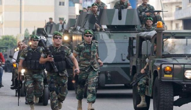 الجيش اللبناني يقصف مواقع المسلحين بجرود عرسال