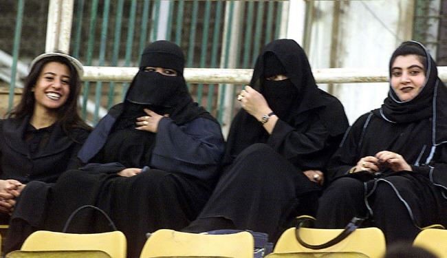 زن عربستانی برای جوک گفتن، پول می‌گیرد!
