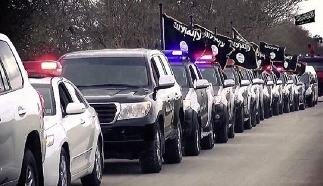 بالصور؛ داعش يستعرض قوته بشوارع ليبيا