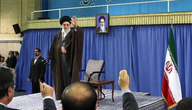 آية الله خامنئي يؤكد ضرورة الحفاظ على التوازن مع البيئة+صور