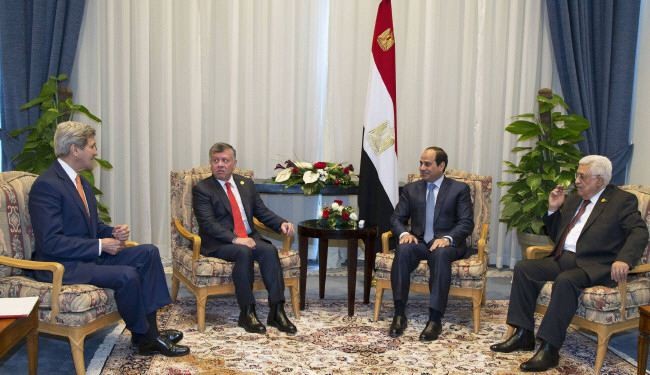 اجتماع رباعي بين كيري والسيسي وعبد الله وعباس حول عملية التسوية