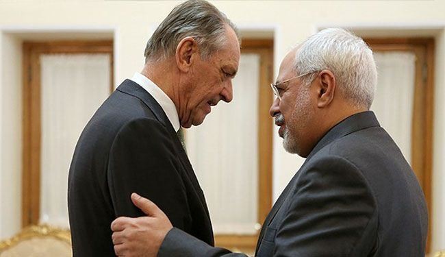 ايران تؤکد علی الحوار لحل الازمة في الیمن