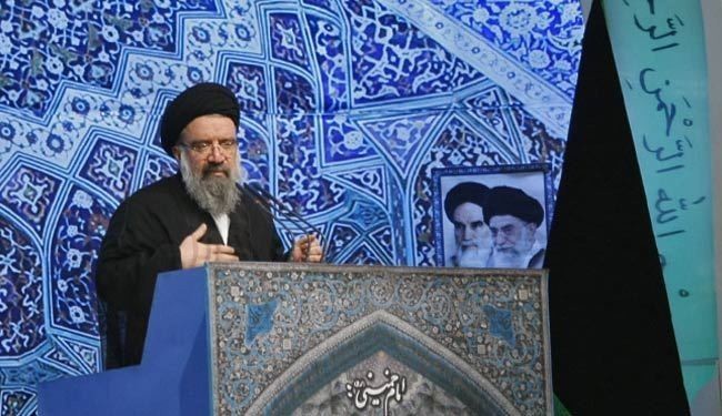 امام جمعة طهران: آل سعود آيلون للسقوط والعار سيلاحقهم للابد