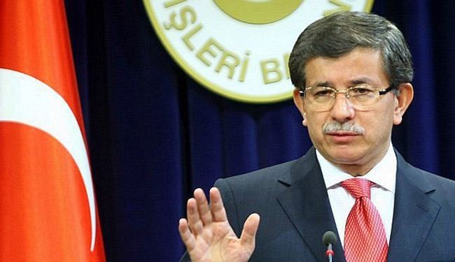 اوغلو ينفي تخطيط تركيا لتدخل عسكري في سوريا