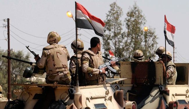 مقتل أربعة عسكريين مصريين في سيناء والقاهرة