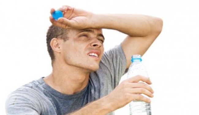 10 طرق طبيعية تخلصك من الإصابة بضربات الشمس