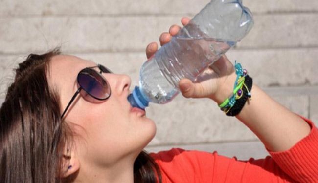 لهذه الاسباب تجنبوا شرب الماء من القنينات البلاستيكية