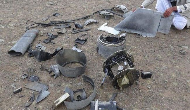 صور؛ بقايا طائرة تجسس سعودية أسقطت في ذمار باليمن
