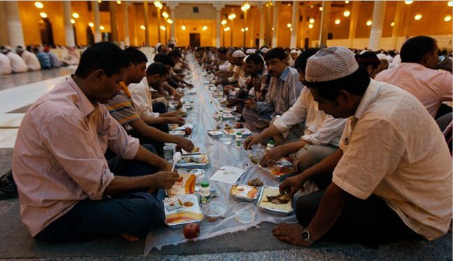 لماذا تختلف ساعات الصيام من دولة لأخرى؟